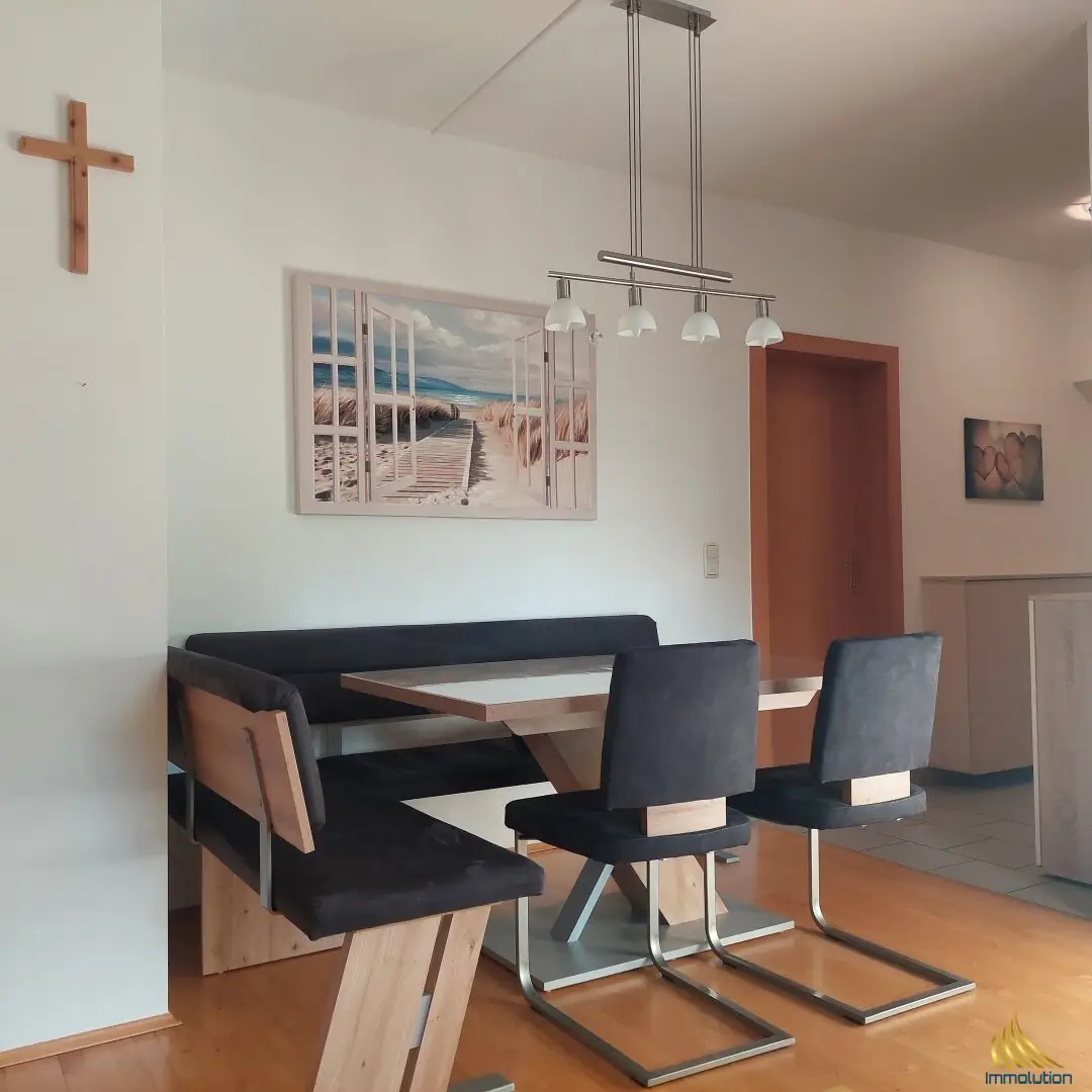 Helle 3-Zimmer-Wohnung mit zwei Balkonen und großzügigem Wohnbereich