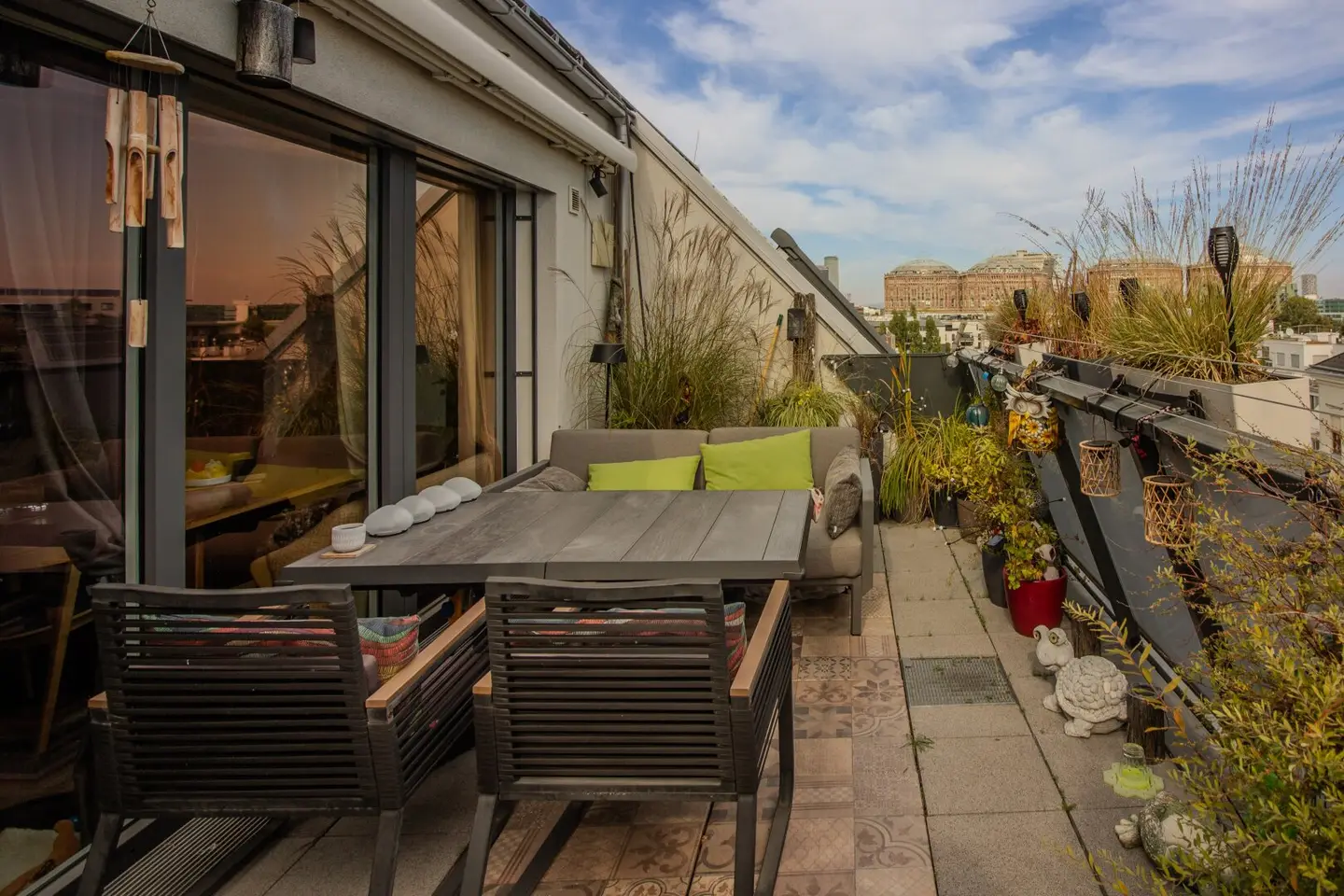 Exclusive Penthouse | Garage | Terrace + Atrium | Air-conditioned