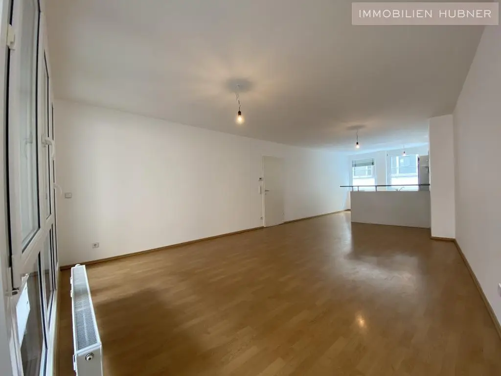 Wohnzimmer, Blick zur Küche