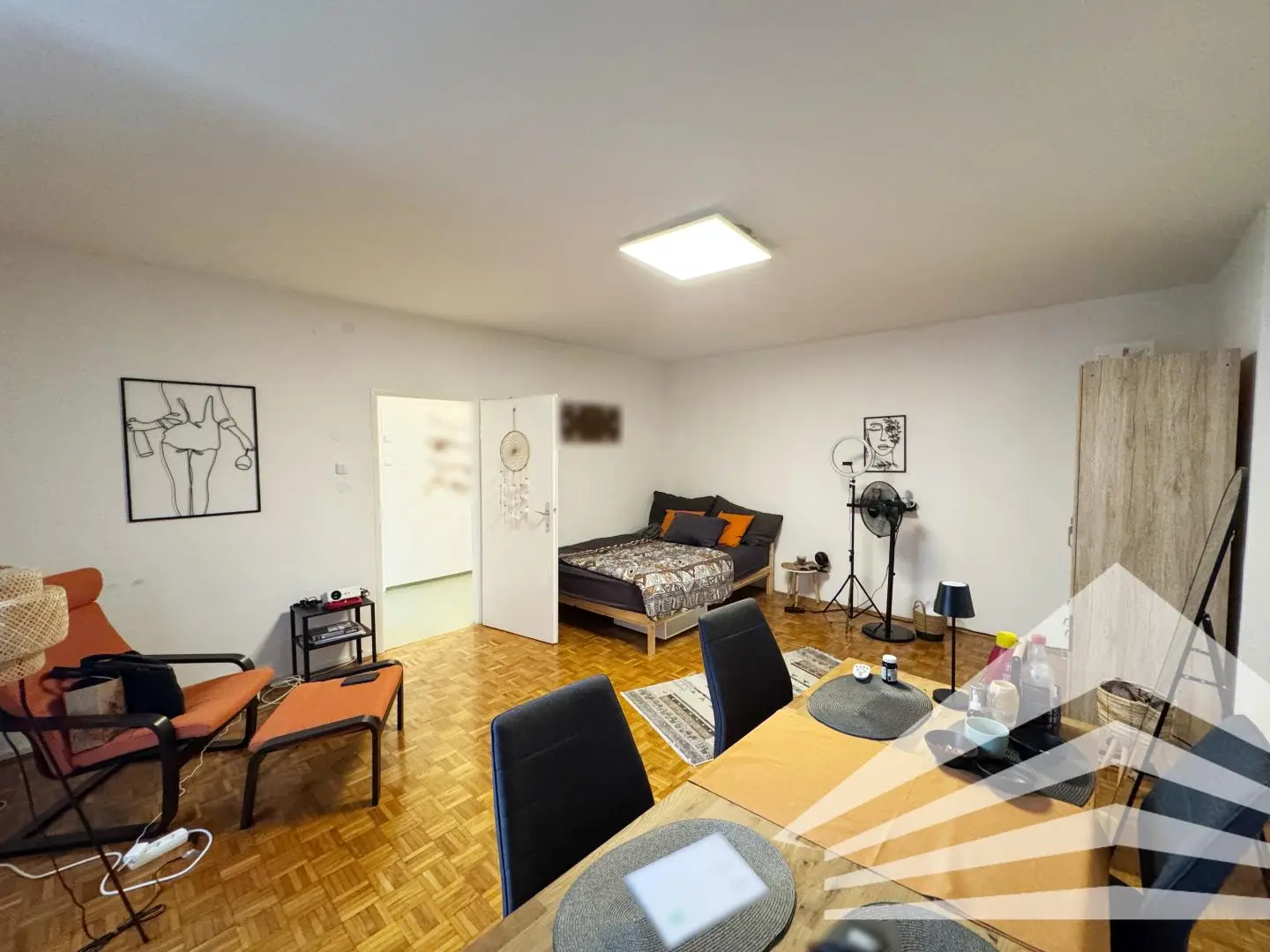 Quiet Wohnung in prime city location with lift