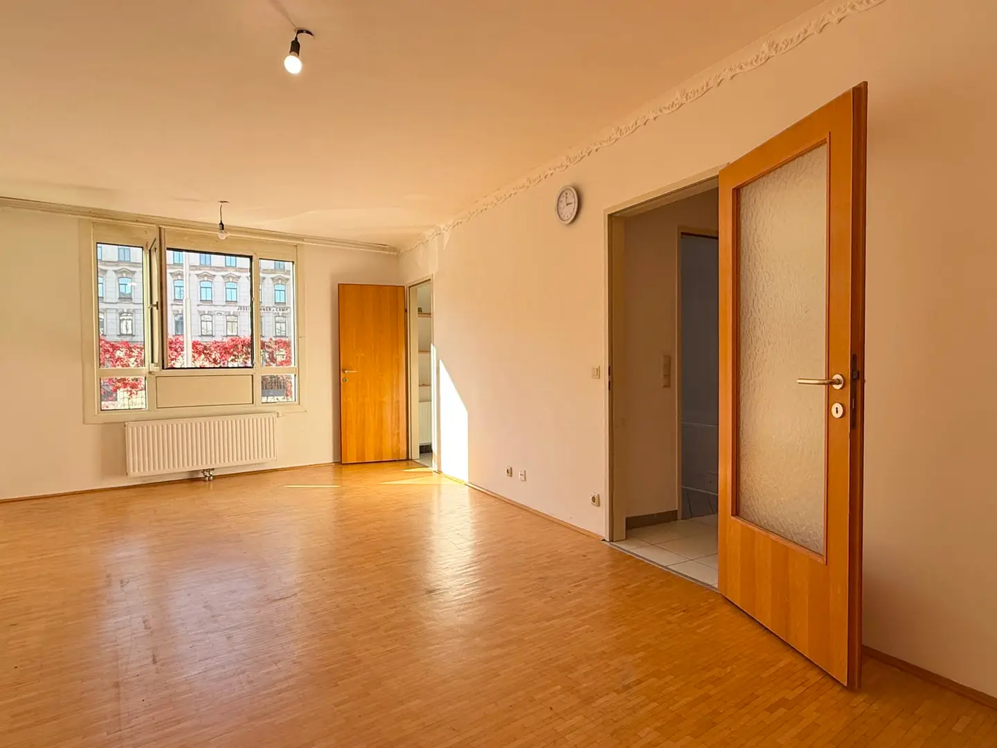 Bright apartment with courtyard green view and underground parking