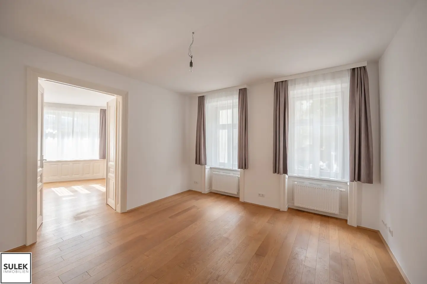 Altbau mit Charakter: 2-Zimmer + separate Küche | WG-geeignet | U1 Troststraße | Top 3