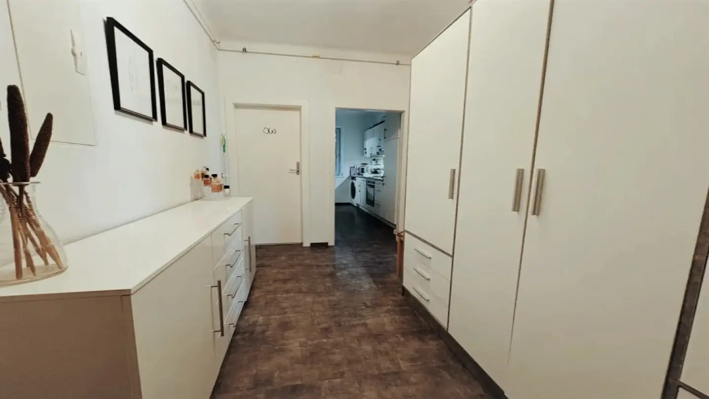 Lichtdurchflutete Wohnung mit Loggia und Aufzug