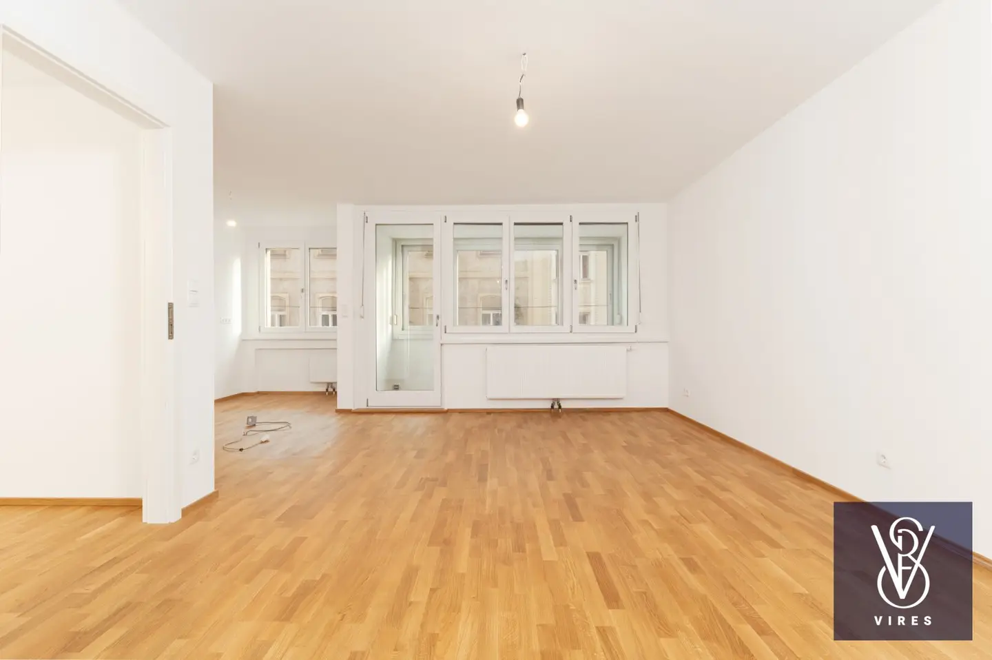 Generalsaniert und offen geplant: 3 Zimmer mit verglaster Loggia in Währing