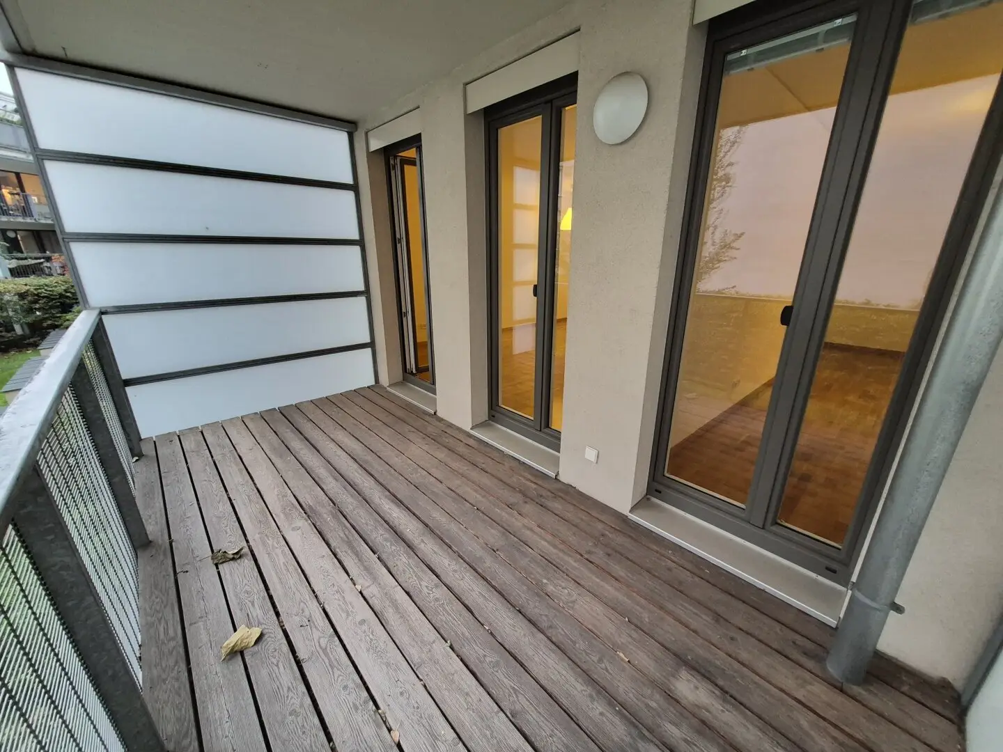 GROSSZÜGIGE 3 ZIMMER NEUBAUWOHNUNG MIT GROSSEM BALKON SOWIE OPTIONALEM GARAGENPLATZ!