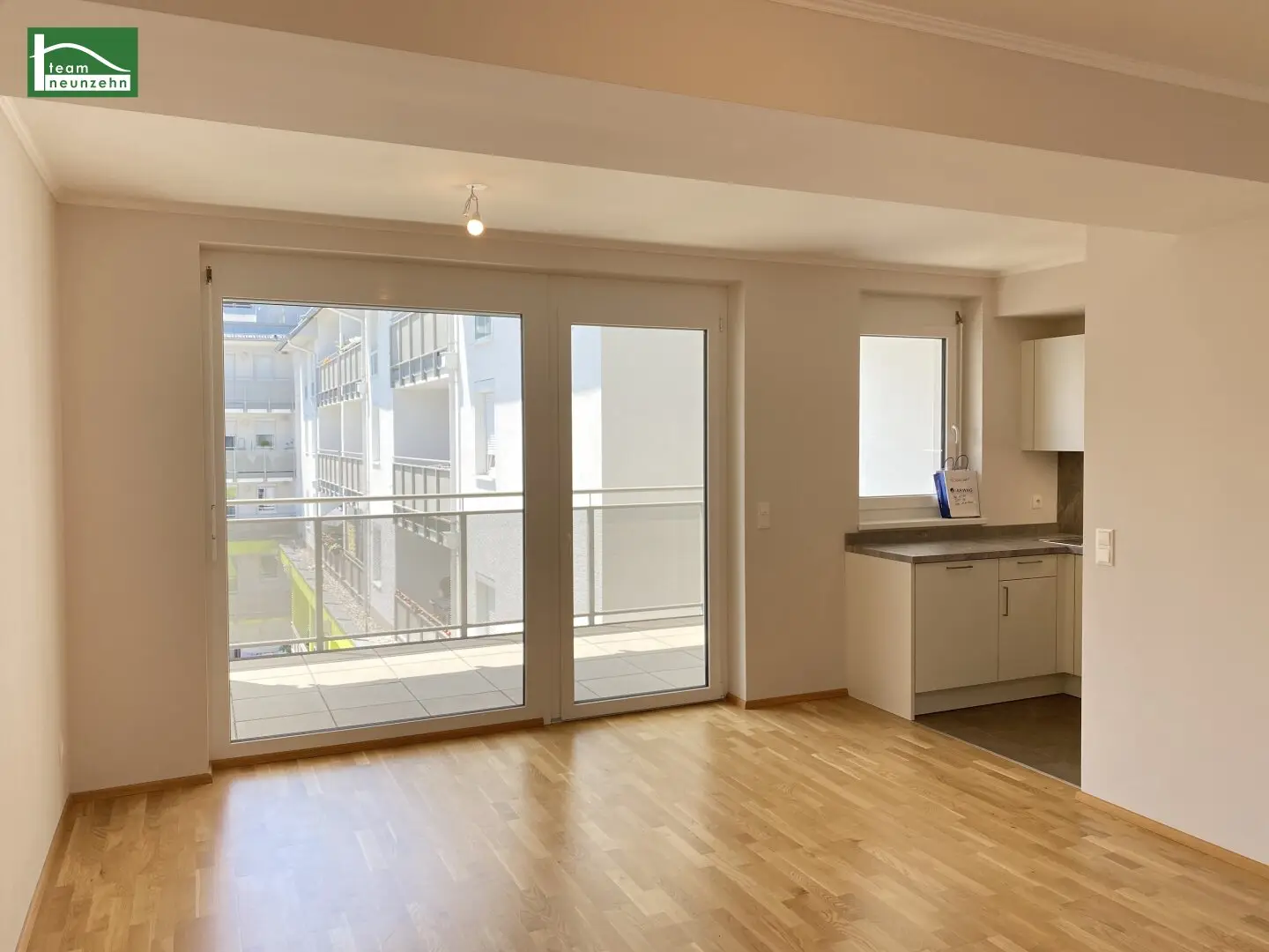 3-Zimmer mit großer Loggia und privater Dachterrasse! Nahe Schwechat Zentrum und S-Bahn!