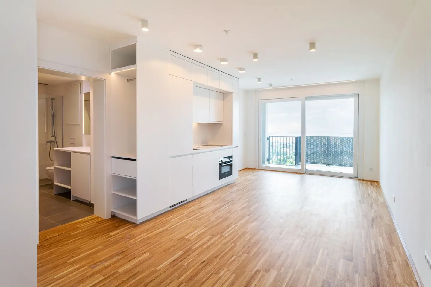 Serviced Apartment! All inclusive (Strom, Heizung, Internet + TV, Fitness) Wohnen im TABA Tower!