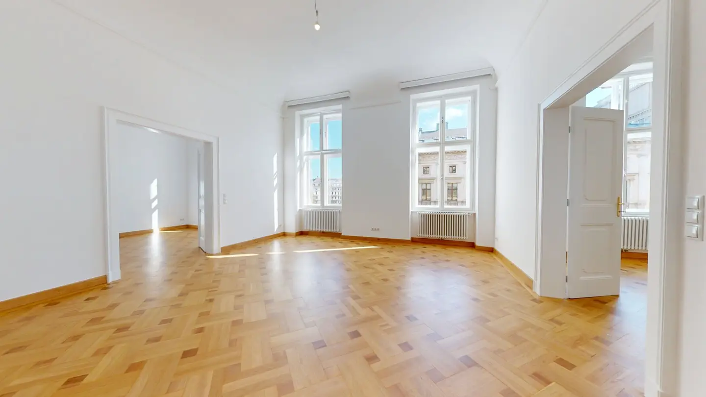 Altbau-Erstbezug nach stilvoller Sanierung – Votivpark vis-à-vis