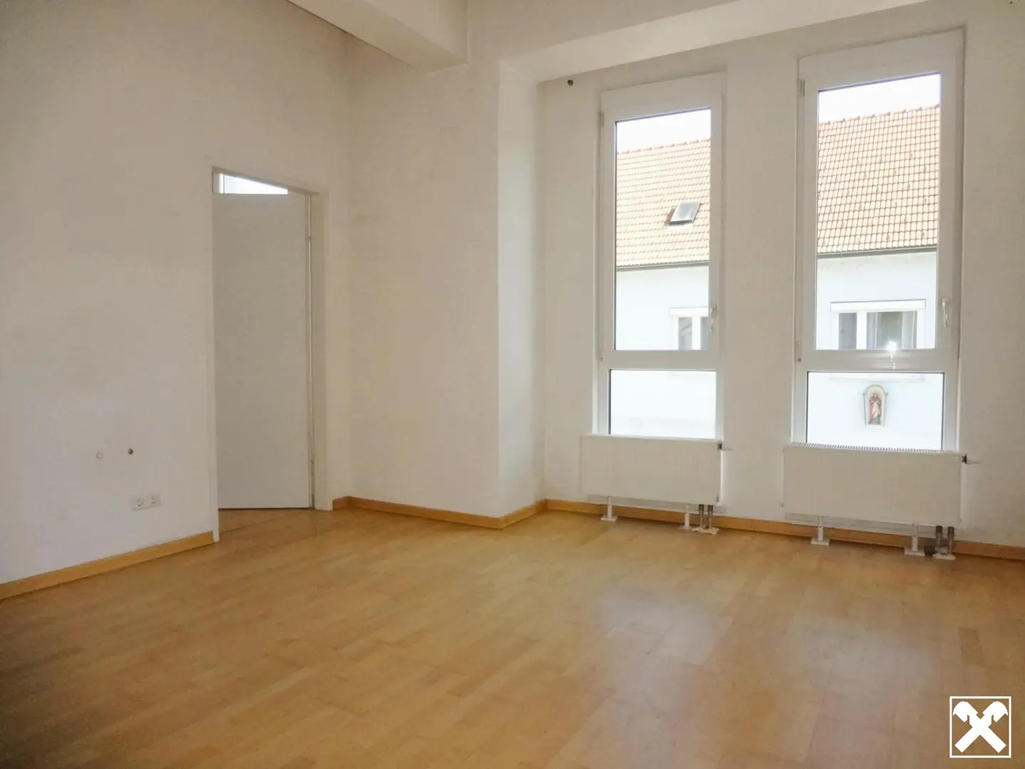 Helle Wohnung im Zentrum mit Lift vormals Praxis