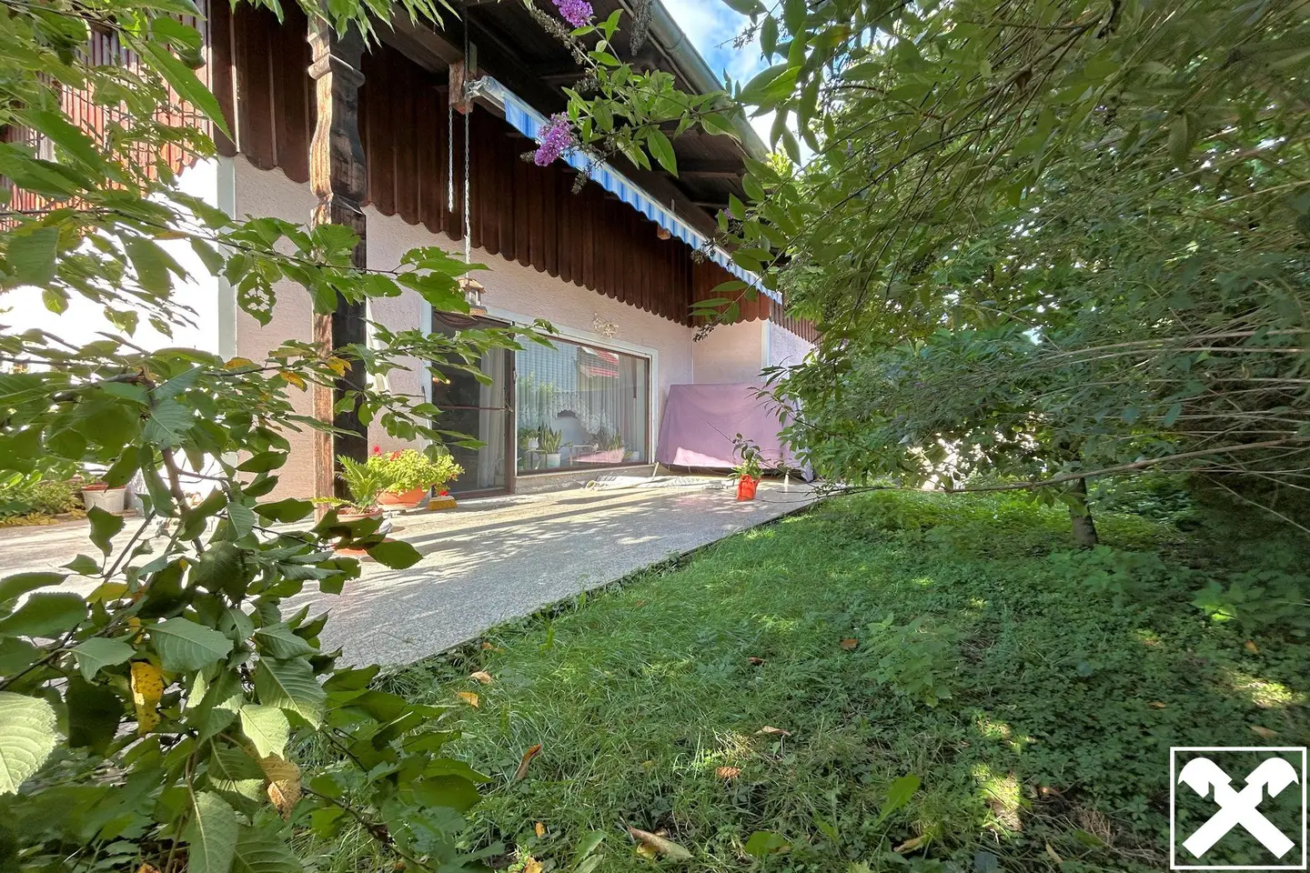 Familienwohnung in ruhiger Sackgasse mit privatem Garten
