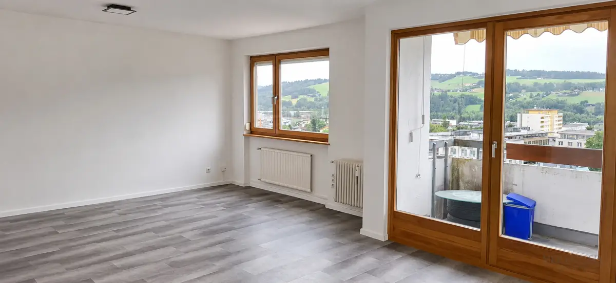 Gepflegte Wohnung mit Balkon und Personenaufzug