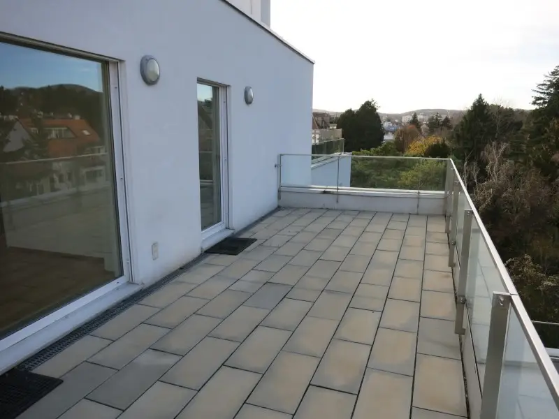 Helle Dachgeschosswohnung mit großer Dachterrasse