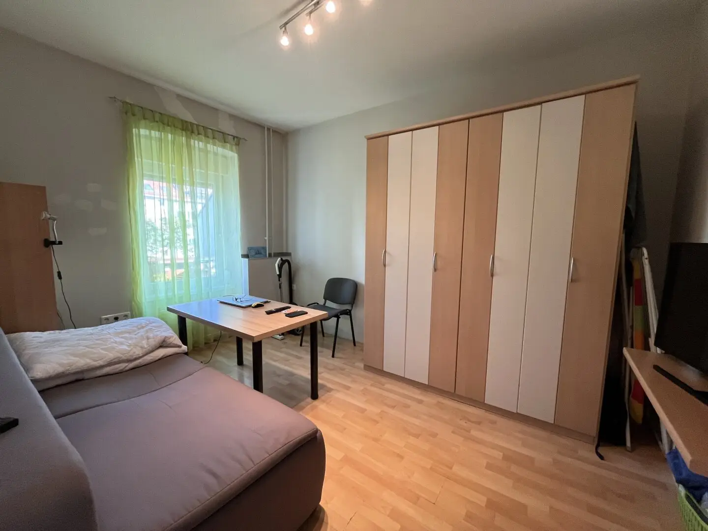 Gut geschnittene 1-Zimmer-Wohnung mit Küche in zentraler Lage zum Schloss Eggenberg &amp; FH Joanneum