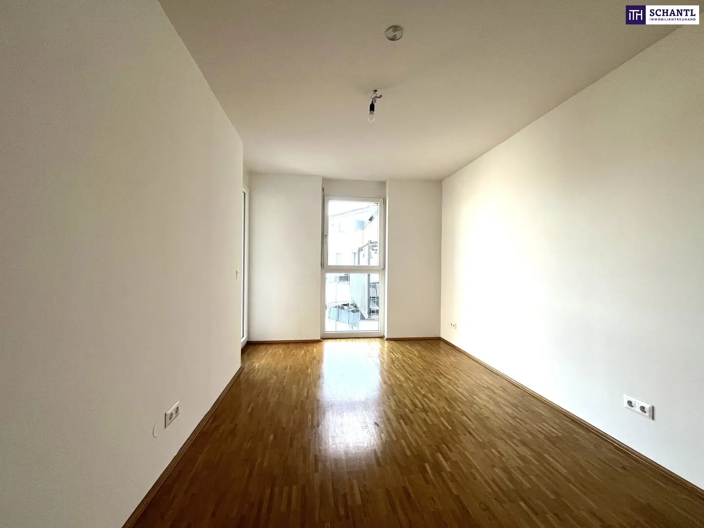 Herrlich helle Familienwohnung mit zwei Balkonen, schönem Badezimmer mit Badewanne-Zentrumsnähe, in 8020 Graz zu mieten!