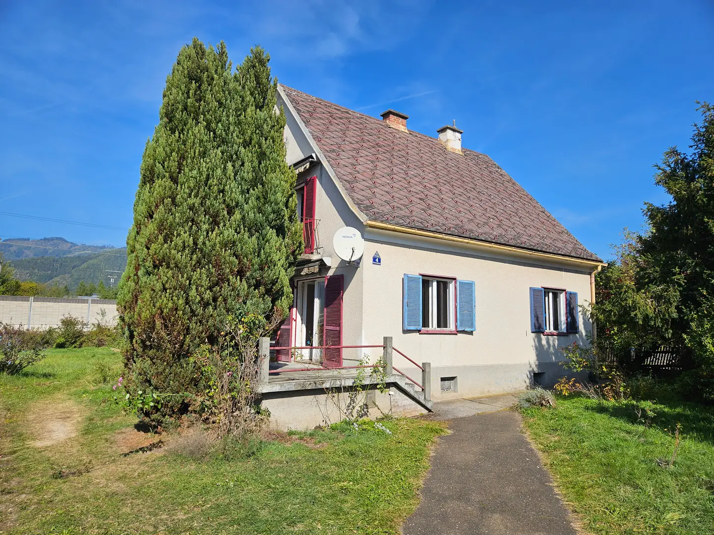 Familienwohnung mit sonniger Terrasse und großem Garten