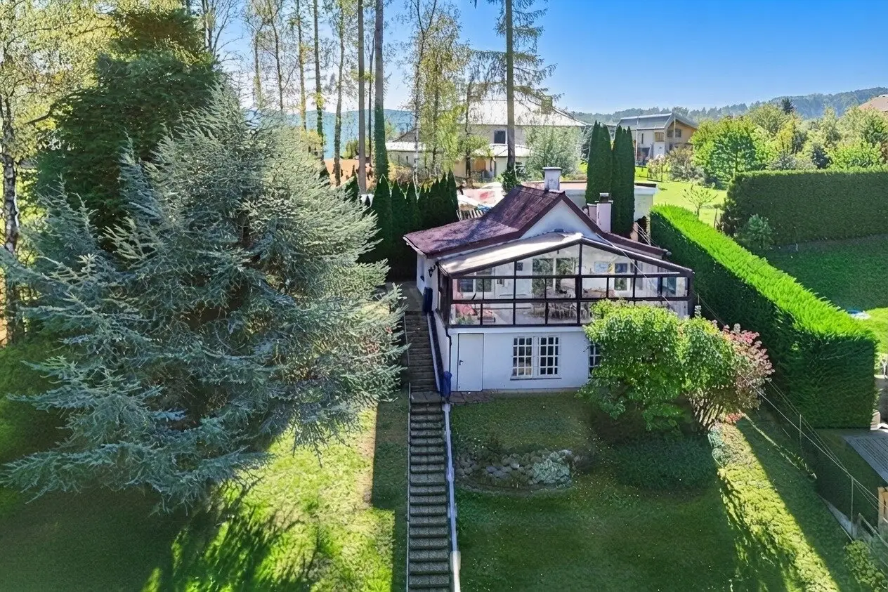 Wohnhaus mit großem Wintergarten und riesigem Naturgarten in Unter Oberndorf