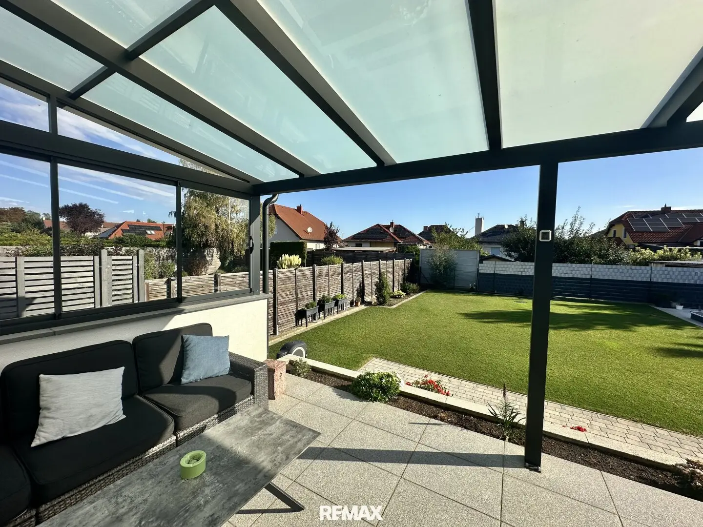 Gepflegtes Familienhaus mit Pool, Garage und großzügigen Erweiterungsmöglichkeiten!