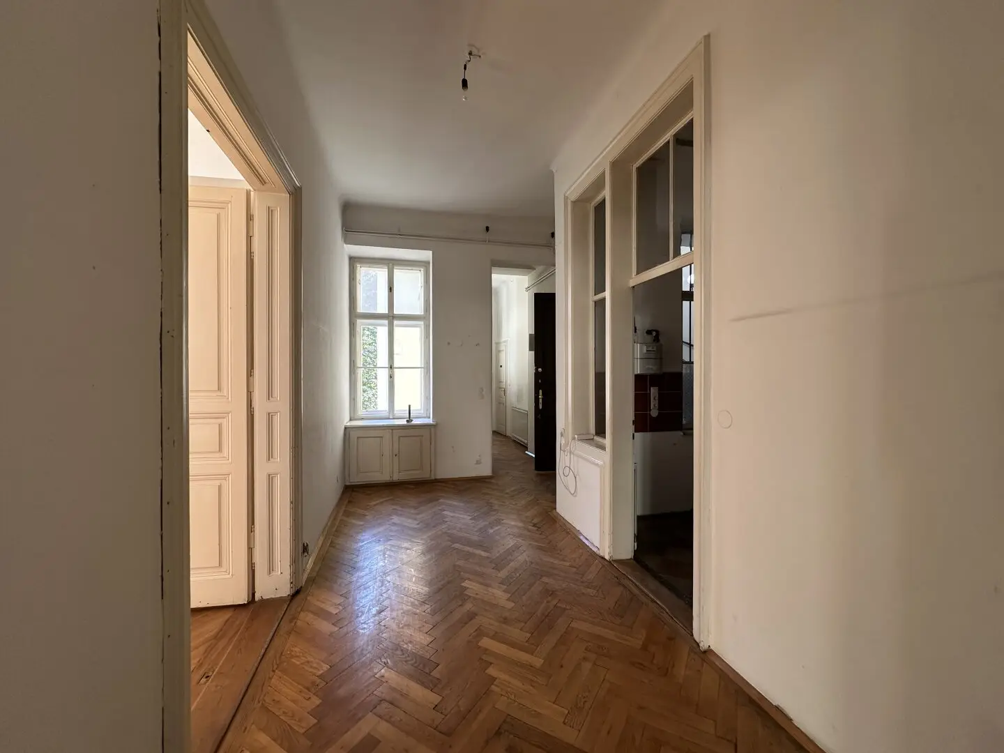Historic Building Gems in the 9th District – To Design Yourself – Your Chance for the Apartment of Your Dreams