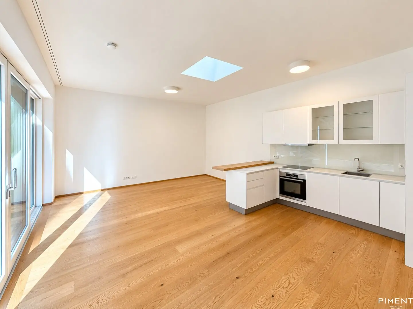 Ein echte Rarität - 4-Zimmer-Gartenwohnung mit großzügigen Terrassenflächen mitten im 8. Bezirk