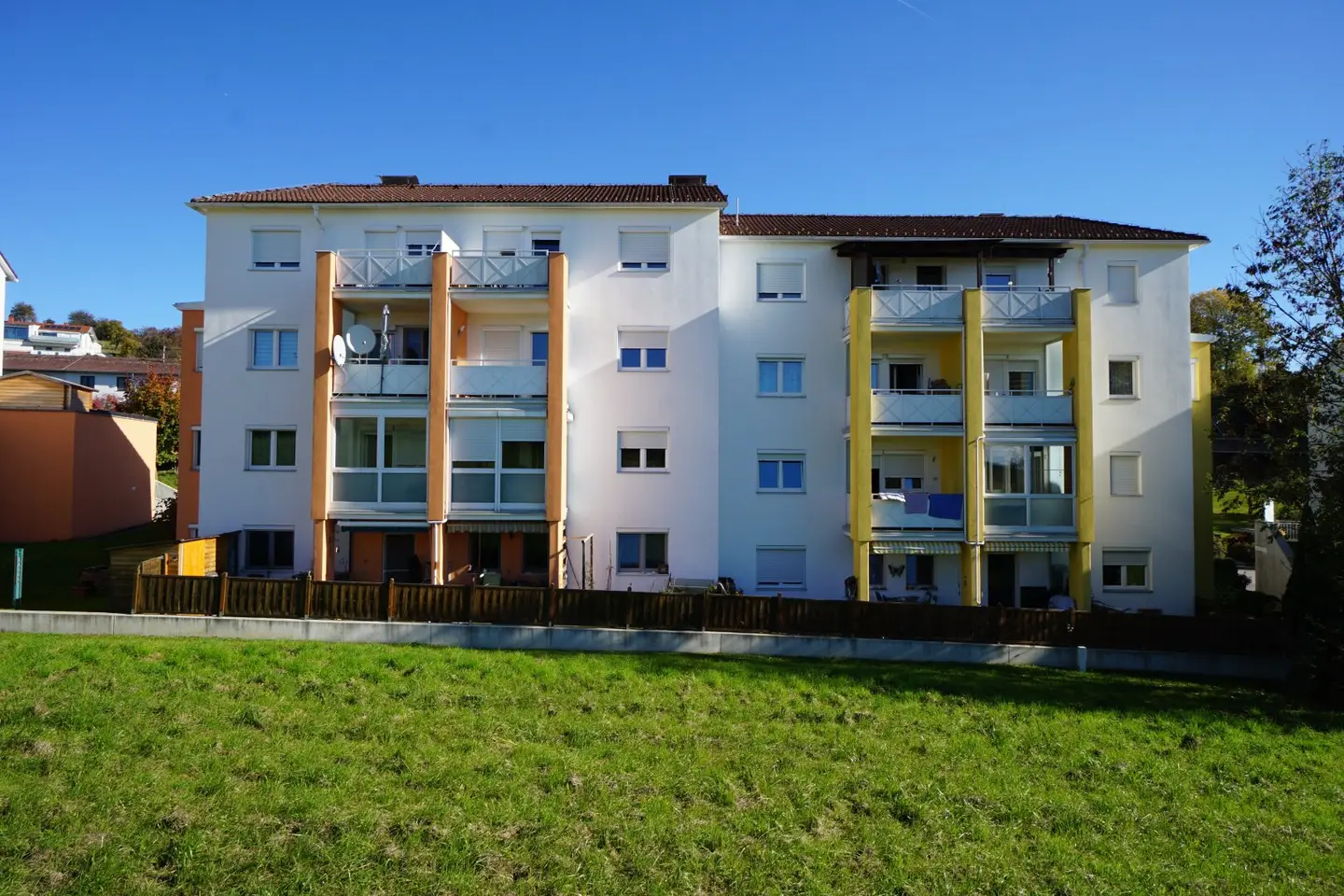 Bright 2-room balcony apartment with beautiful view in Mauthausen