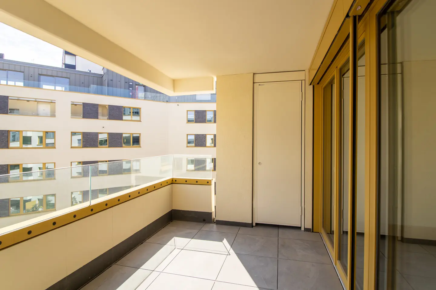 Hochwertige Wohnung mit Aufzug und Parkett