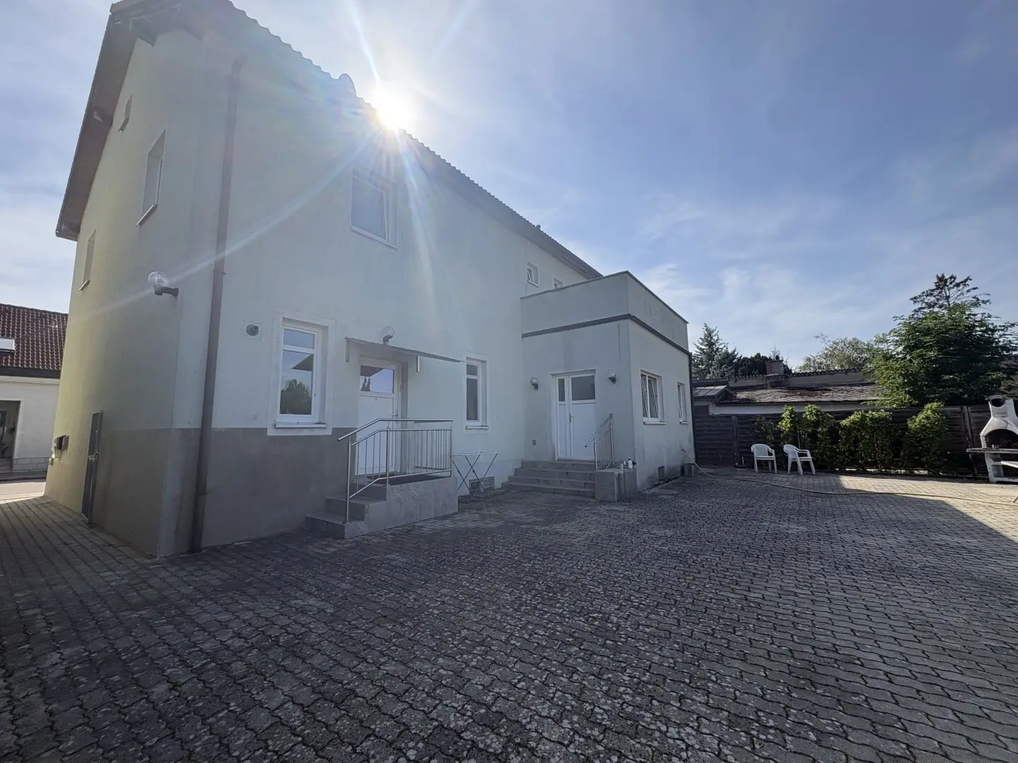 Mehrfamilienhaus mit 3 Wohneinheiten | Garten & Autoabstellplatz | ideale Lage nahe EKZ Traisenpark