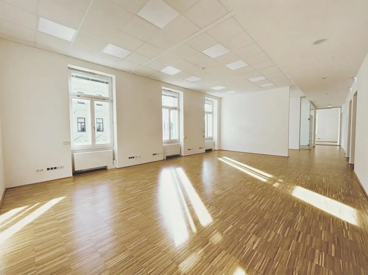 Exklusive Bürofläche 344 m², 12 Zimmer, vollsaniert, U-Bahn-Nähe, unbefristet!