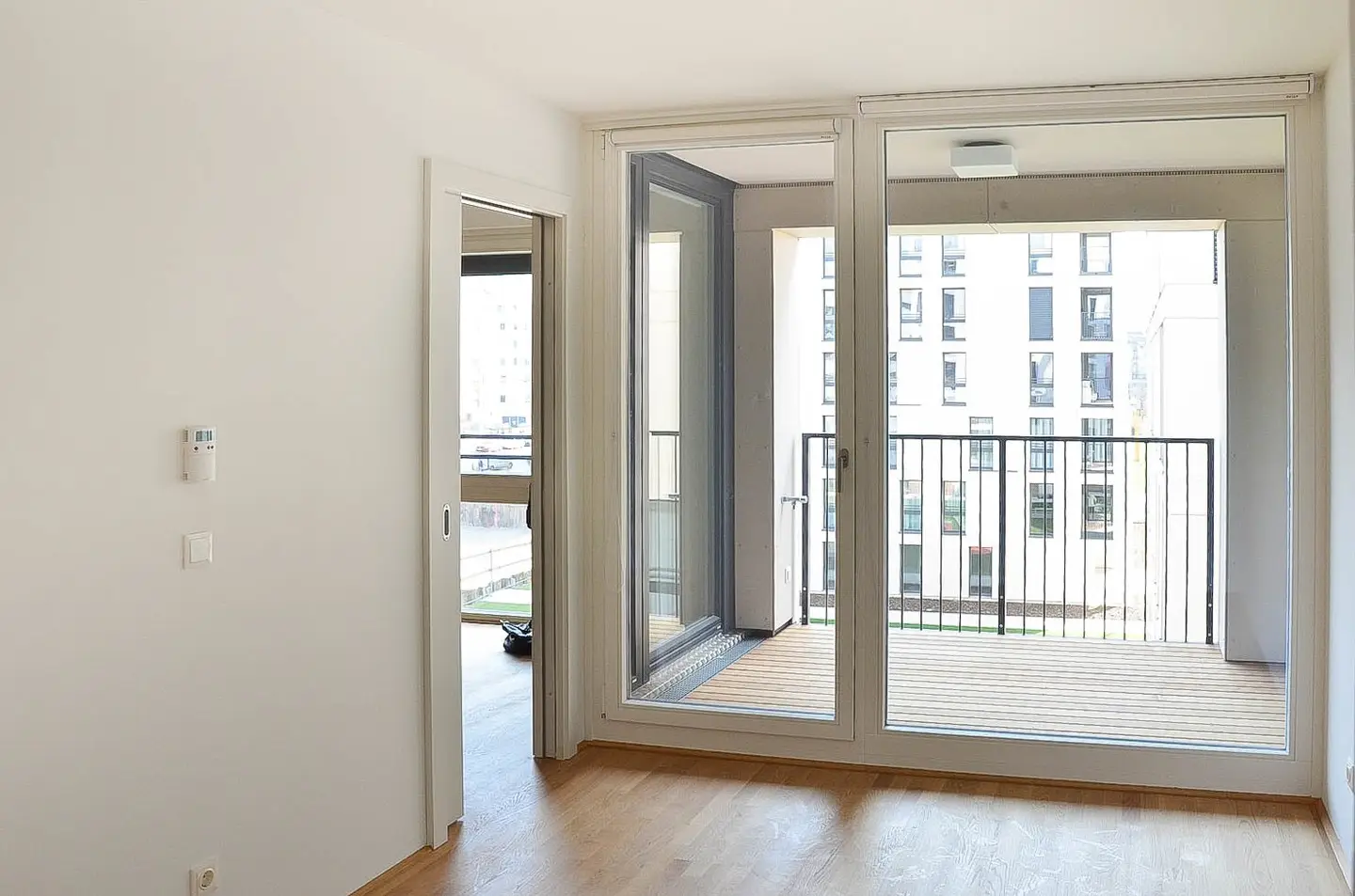Blick vom Schlafzimmmer auf Loggia