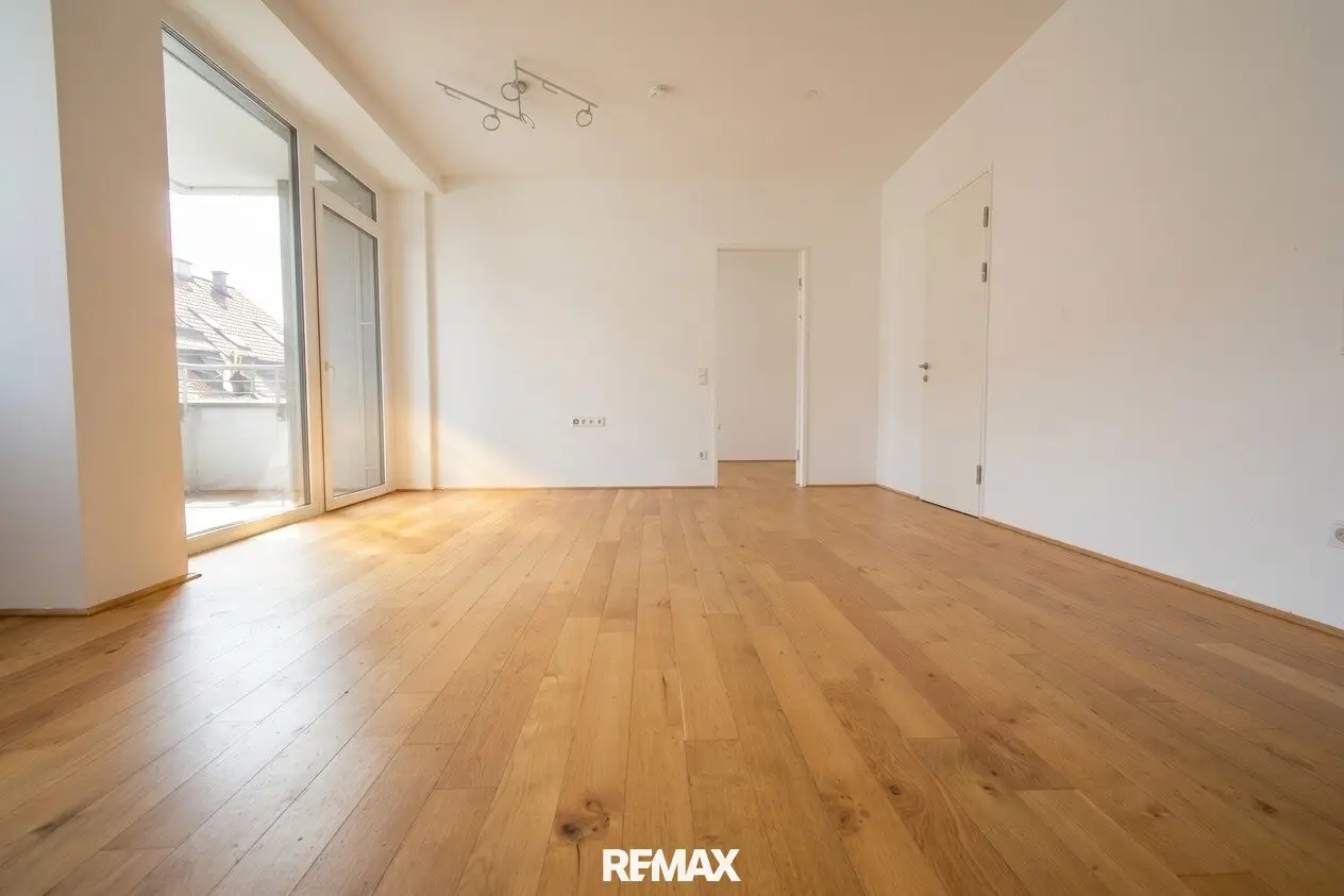 Wohnbereich mit Ausgang zum Balkon/Loggia