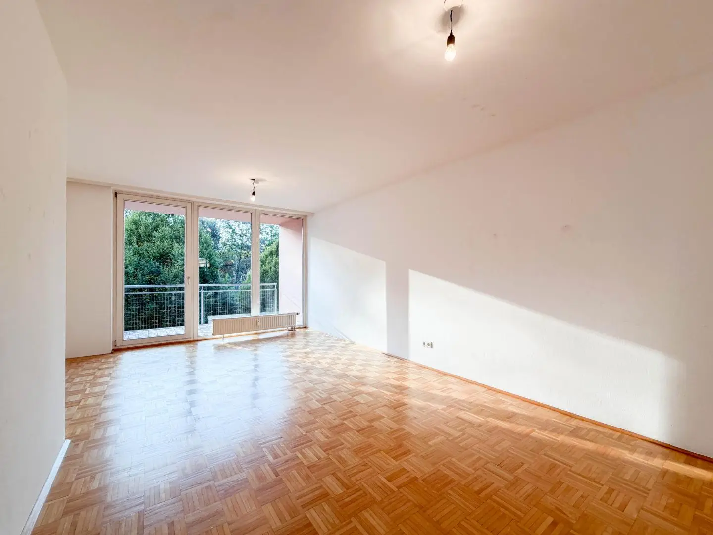 Helle Wohnung mit Westbalkon und Tiefgaragenstellplatz