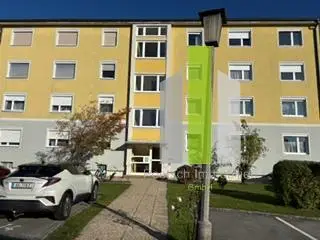 Bright Wohnung in prime location with parking