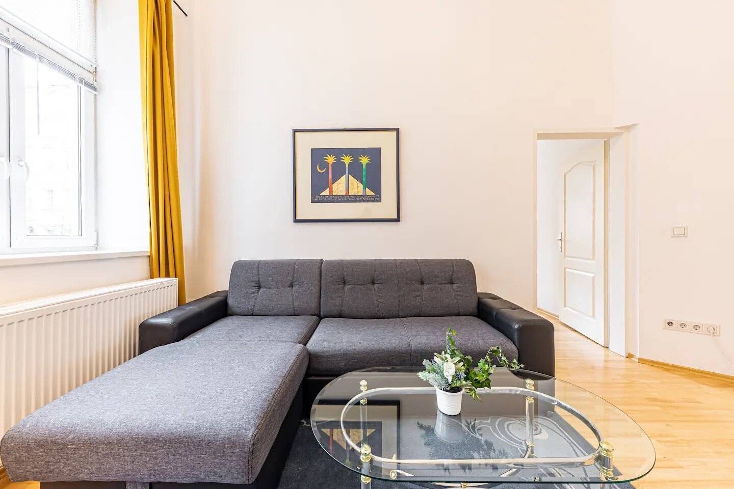 Bright, Renovated 2 room Apartment Near U3-Sons? wait no keep exact wording?