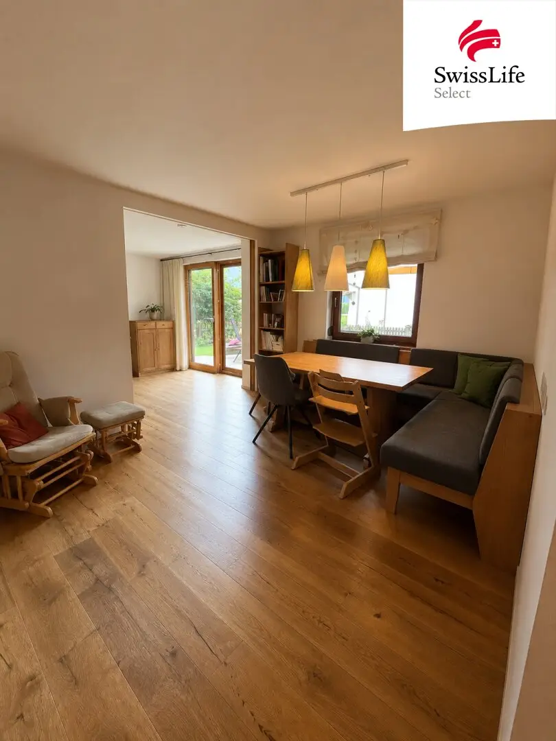 Hochwertige Erdgeschosswohnung mit Garten, Terrasse und 2 Stellplätzen in Schlitters