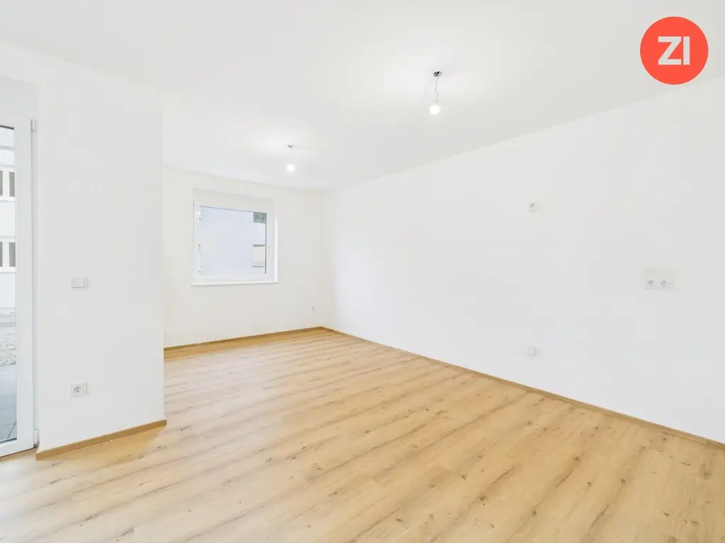 Bright ground floor apartment with private garden