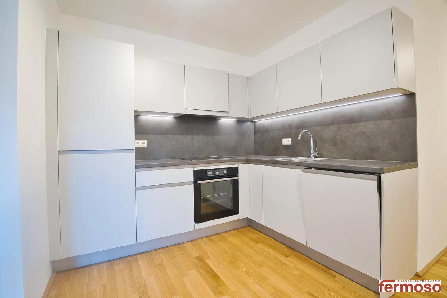 Neuwertige 1-Zimmer-Wohnung mit Loggia und U-Bahn-Nähe in 1210 Wien, 849 € Miete