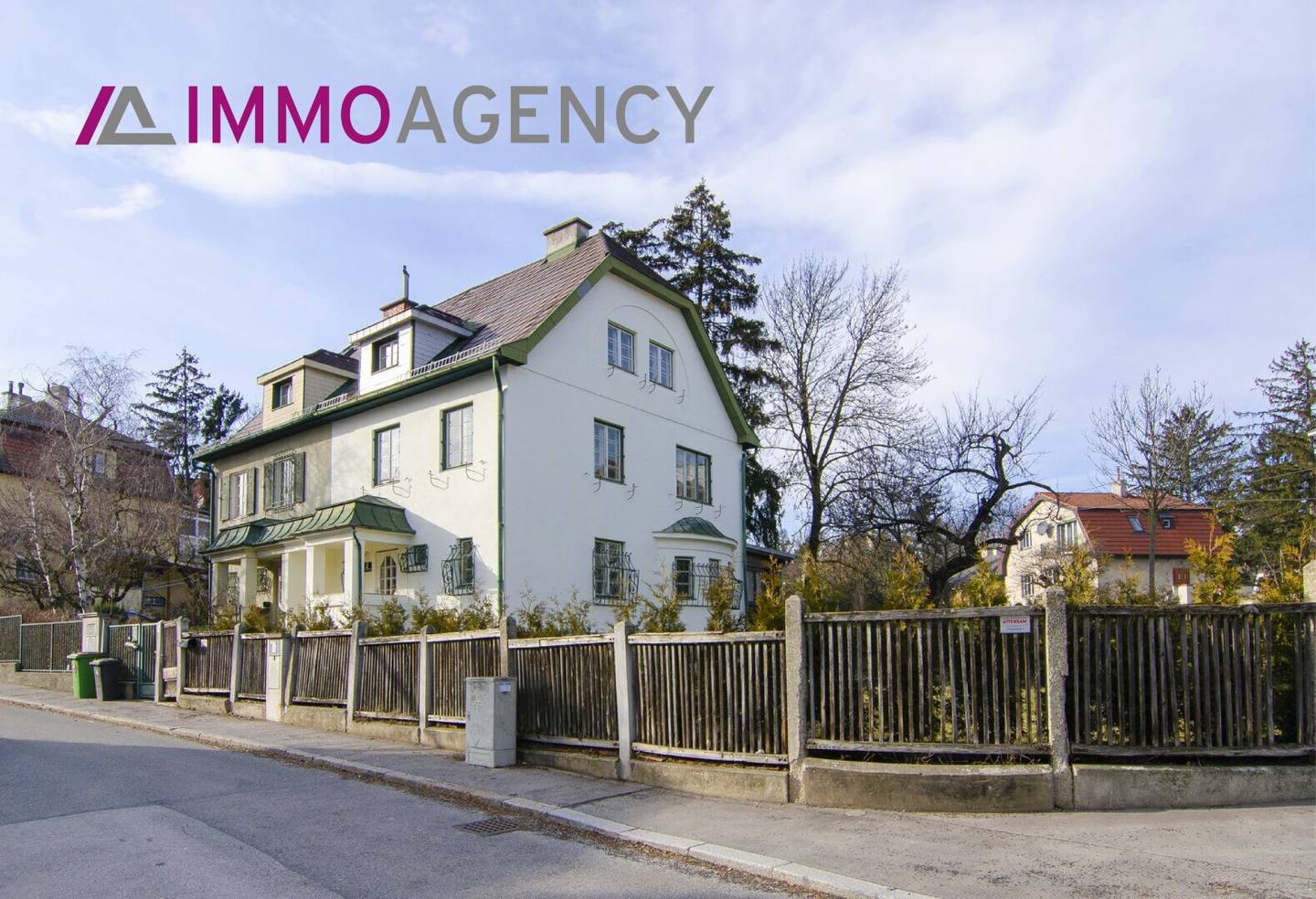 Renovation Required Family Villa Between Roter Berg and Gemeindeberg in Ober St. Veit