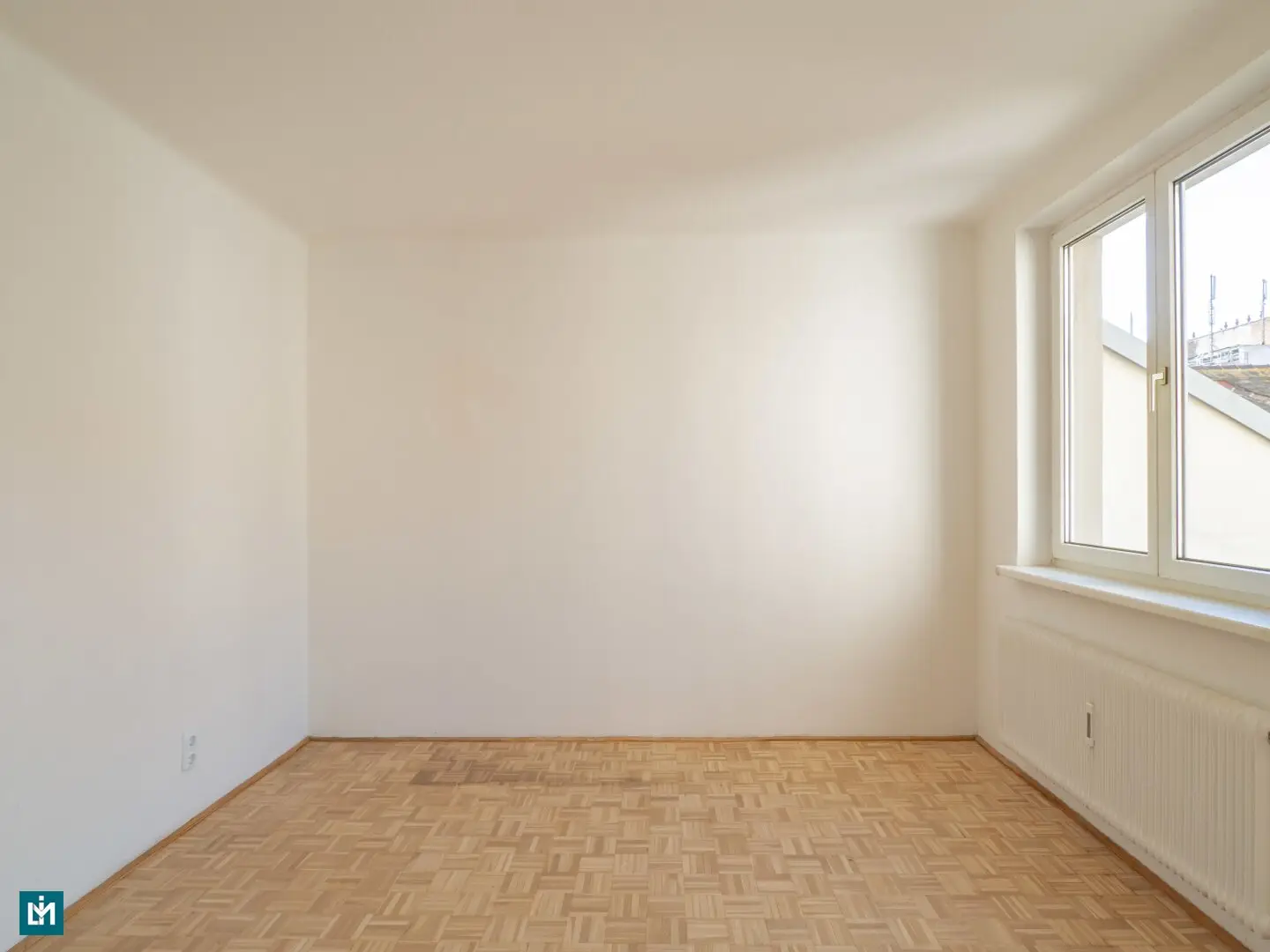 Nice 2-room apartment with small terrace