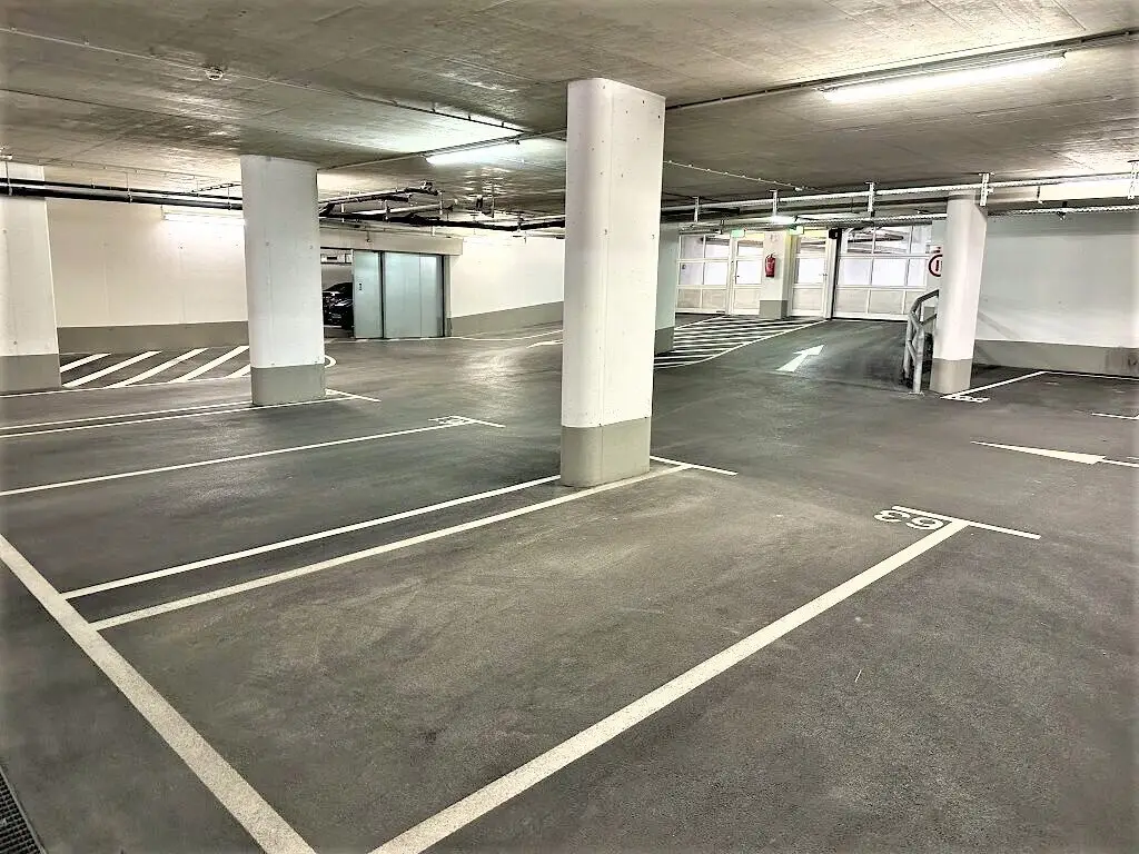 ZENTAGASSE - SIEBENBRUNNENGASSE, 1 freestanding underground parking space for rent, central location, open-ended