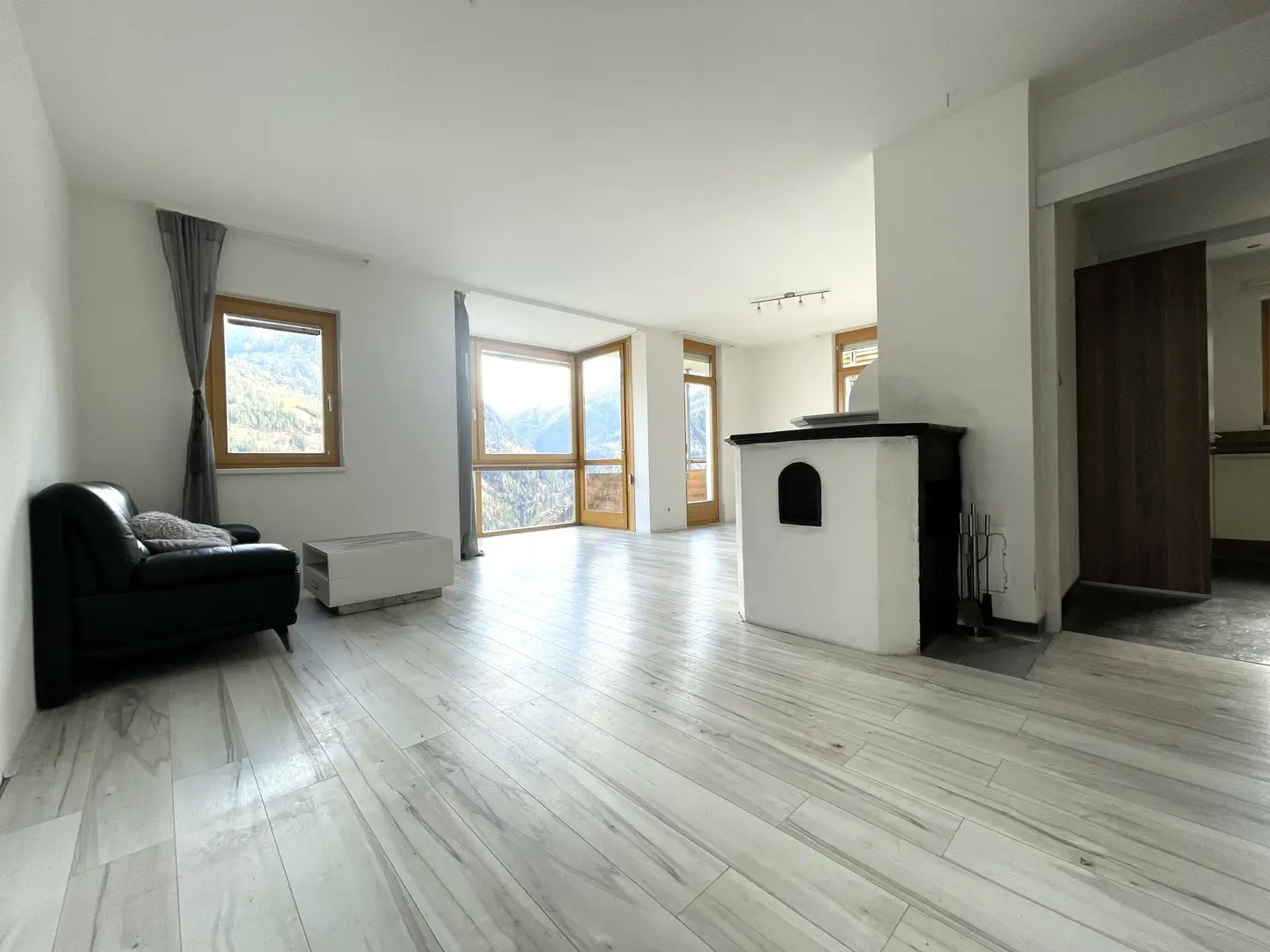 Maisonettewohnung mit Bergsicht und zwei Balkonen