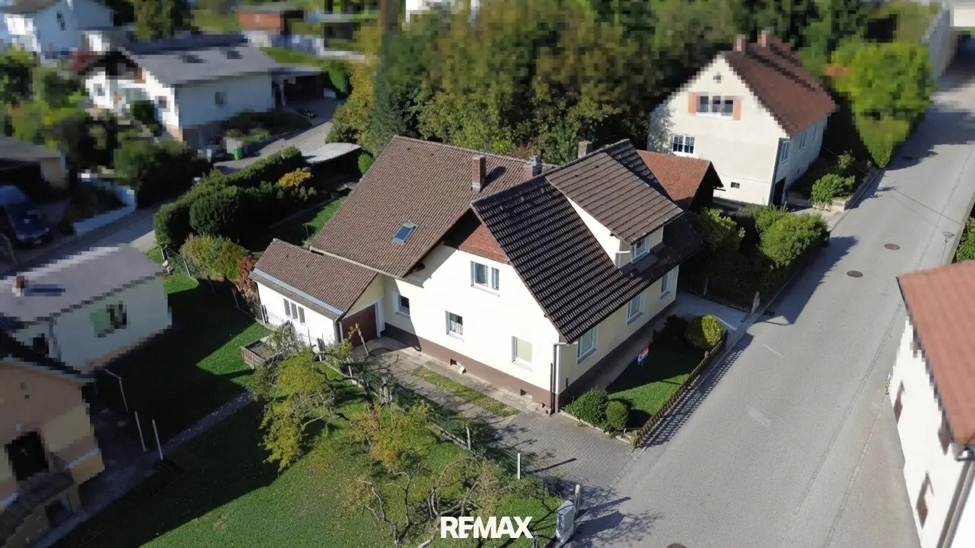 Großzügiges Einfamilienhaus in Haag/NÖ mit Balkon, Terrasse & Garage – €320.000