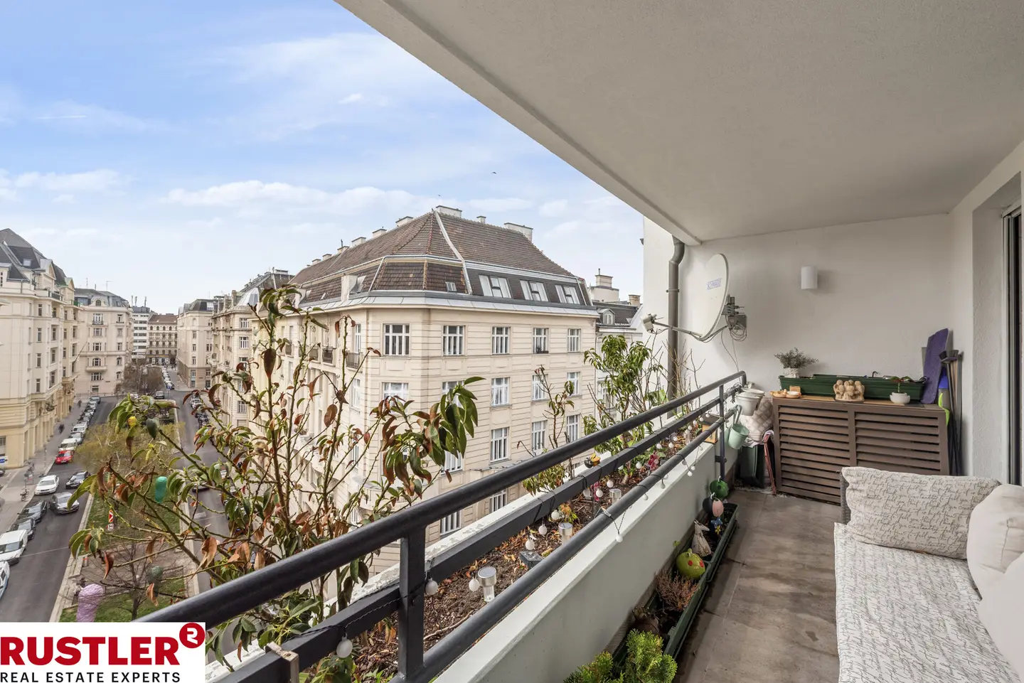 Lichtdurchflutete Wohnung am Esteplatz mit Loggia
