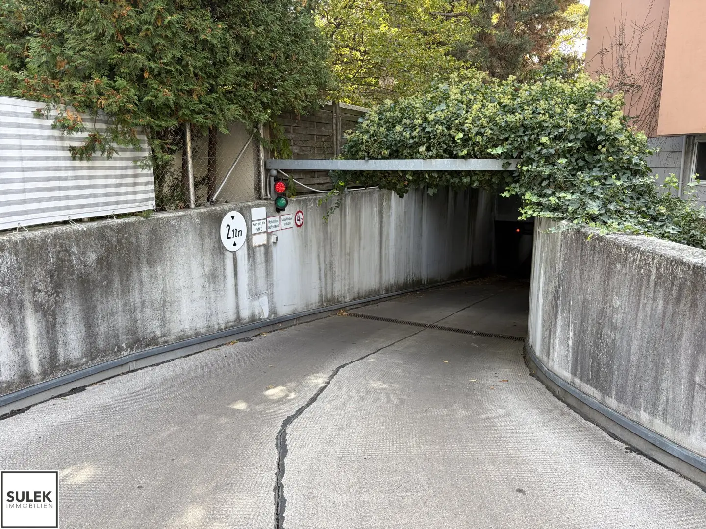 KFZ-Stellplatz in der Daringergasse – Stapelparker mit maximale Höhe: 1,50m