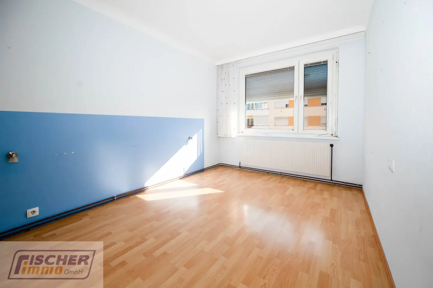 3 room apartment with glazed loggia