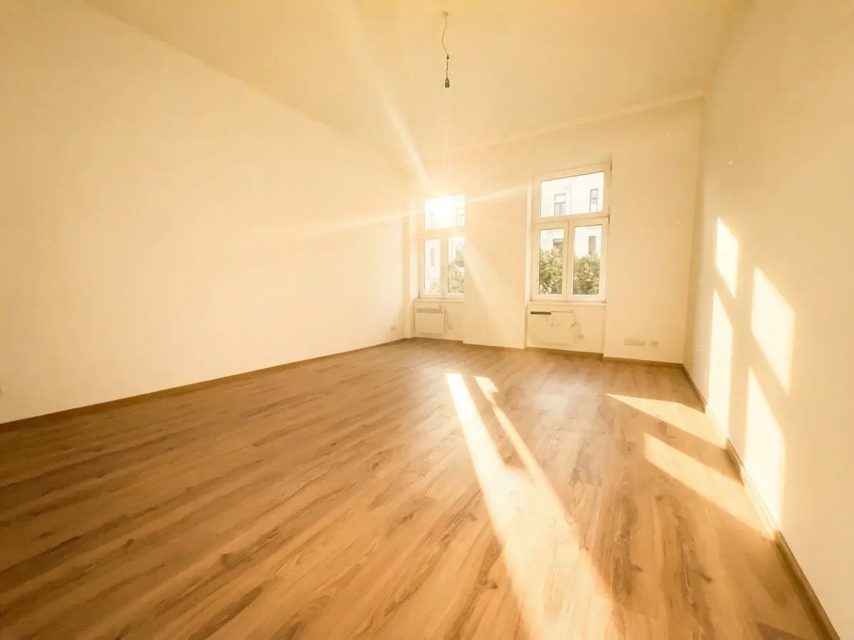 Freshly renovated period flat near U3 Johnstraße