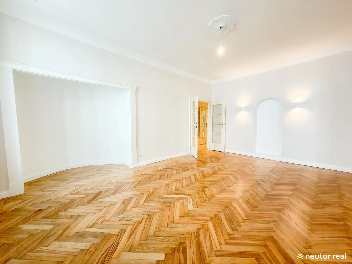 Altbau mit Biedermeier-Charme - großzügiges Wohnen auf rund 142 m²