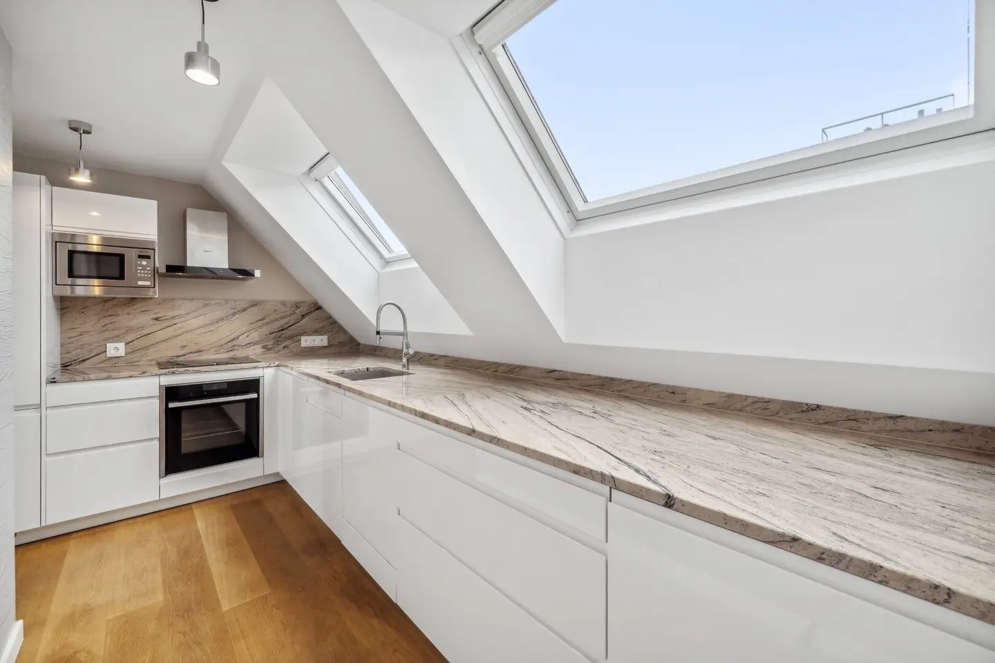 Exclusive Attic Maisonette Apartment with Terrace