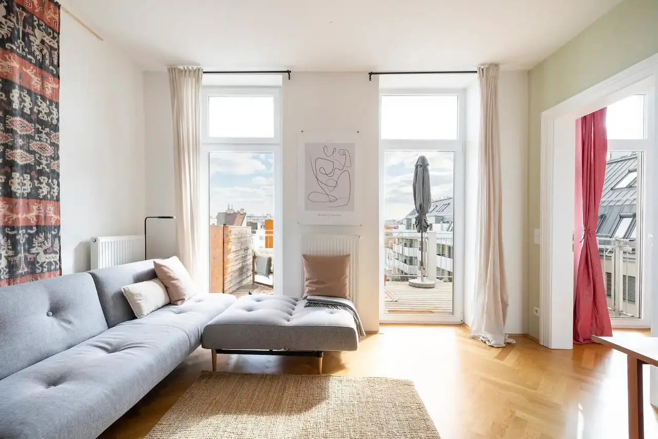 NEW Furnished 3-room historic apartment with 12 m² terrace and elevator in Ottakring