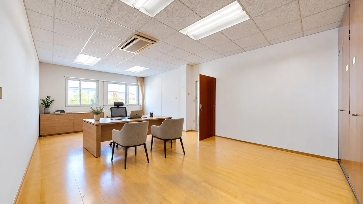 Büro 1 – Ausstattungsbeispiel – virtuell möbliert