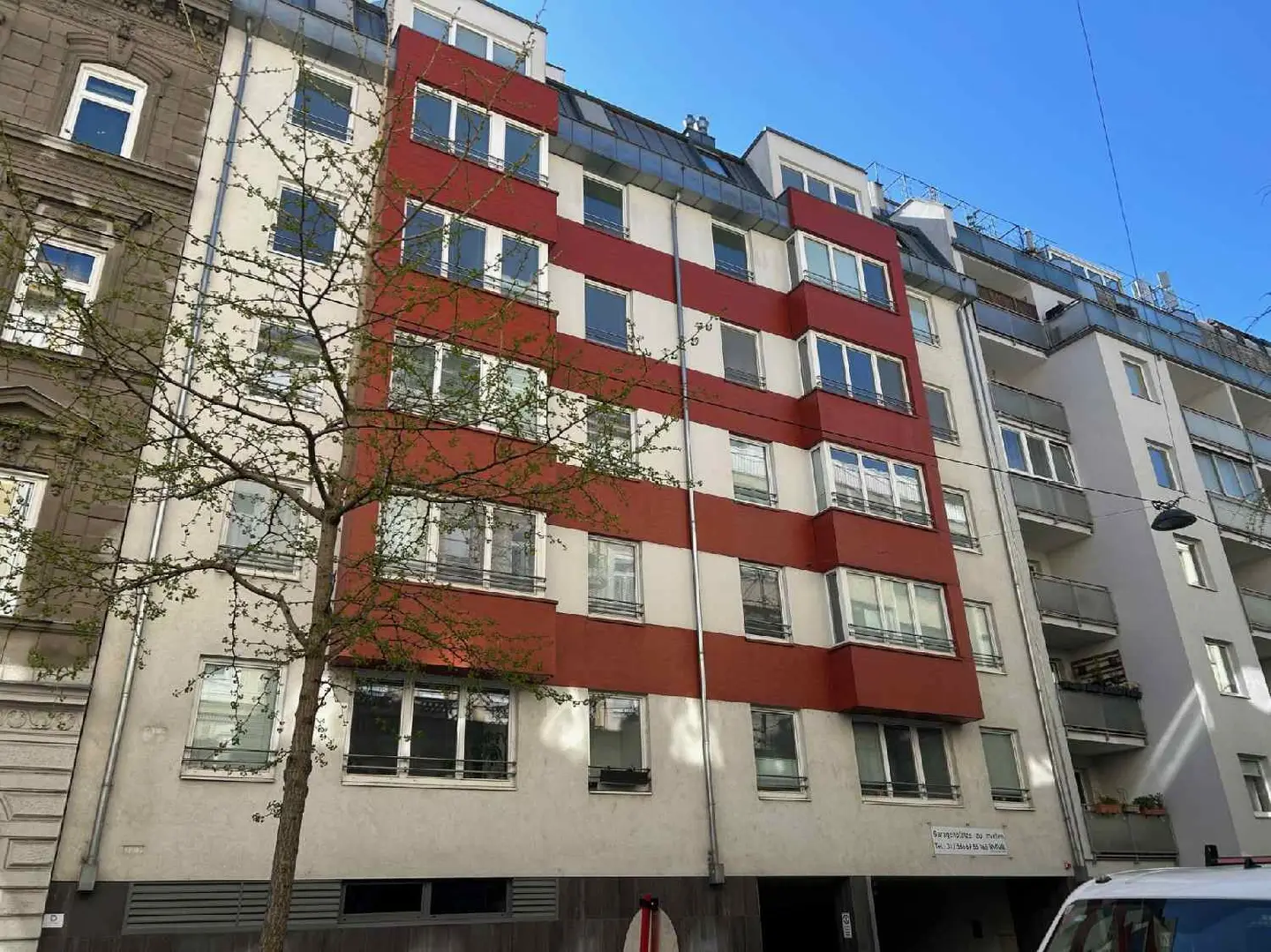 Gut geschnittene Wohnung mit Balkon und Lift