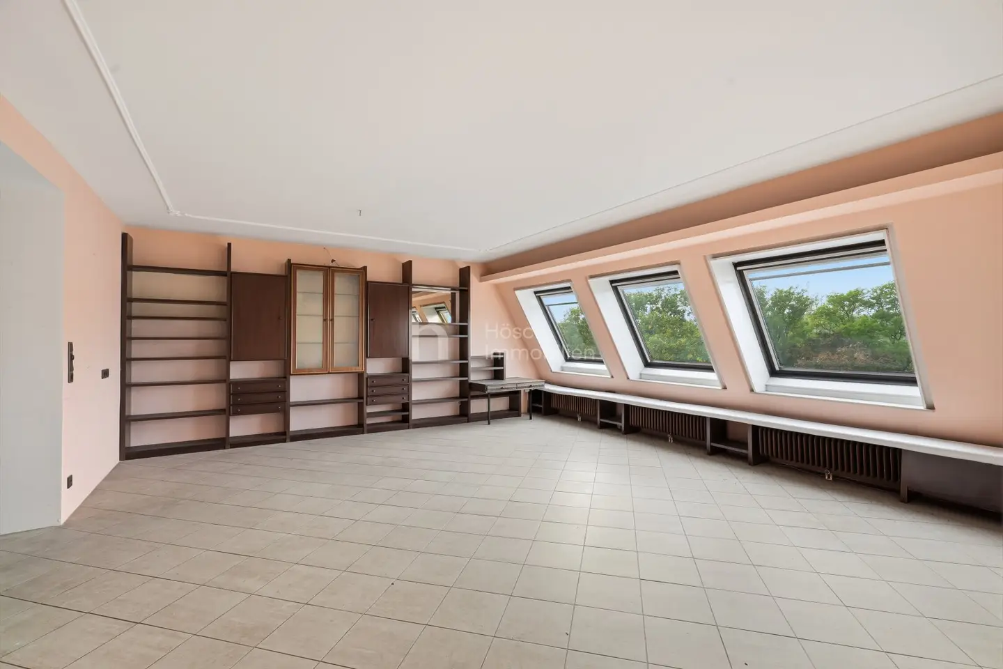 Zwei großzügige Zimmer und Dachterrasse | Wohnen im Dachgeschoss